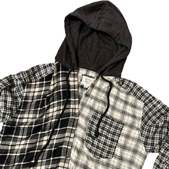 cropped hooded flannel - Picture 2 of 6